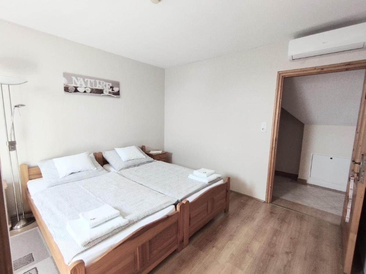 Eckhardt Vendeghaz Hotel Villany Bagian luar foto