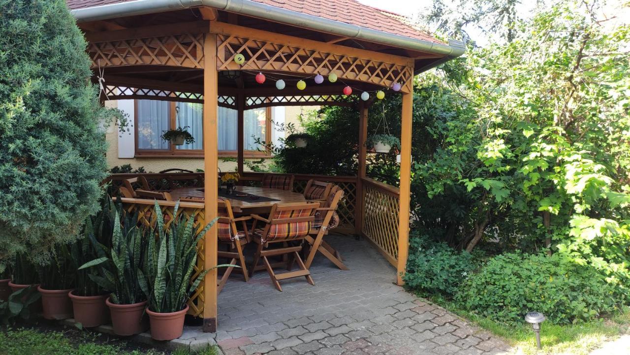 Eckhardt Vendeghaz Hotel Villany Bagian luar foto